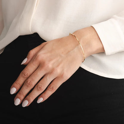 Pulseira Bracelete em Ouro 18 K Fio Quadrado